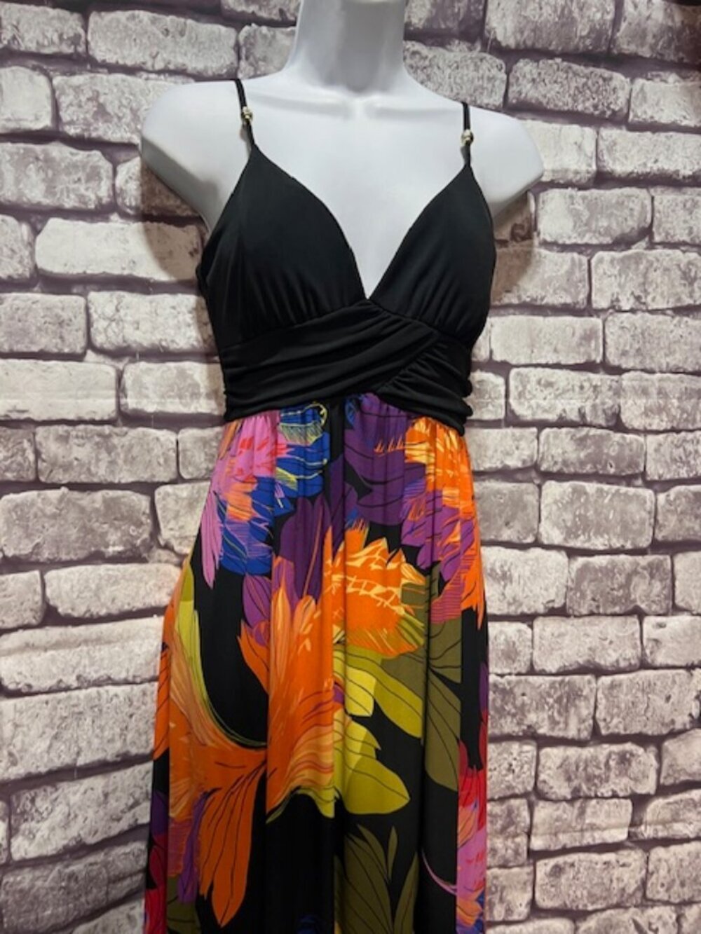 Xtraordinary Multicolored V-Neck Dress Size M - Picture 2 of 8